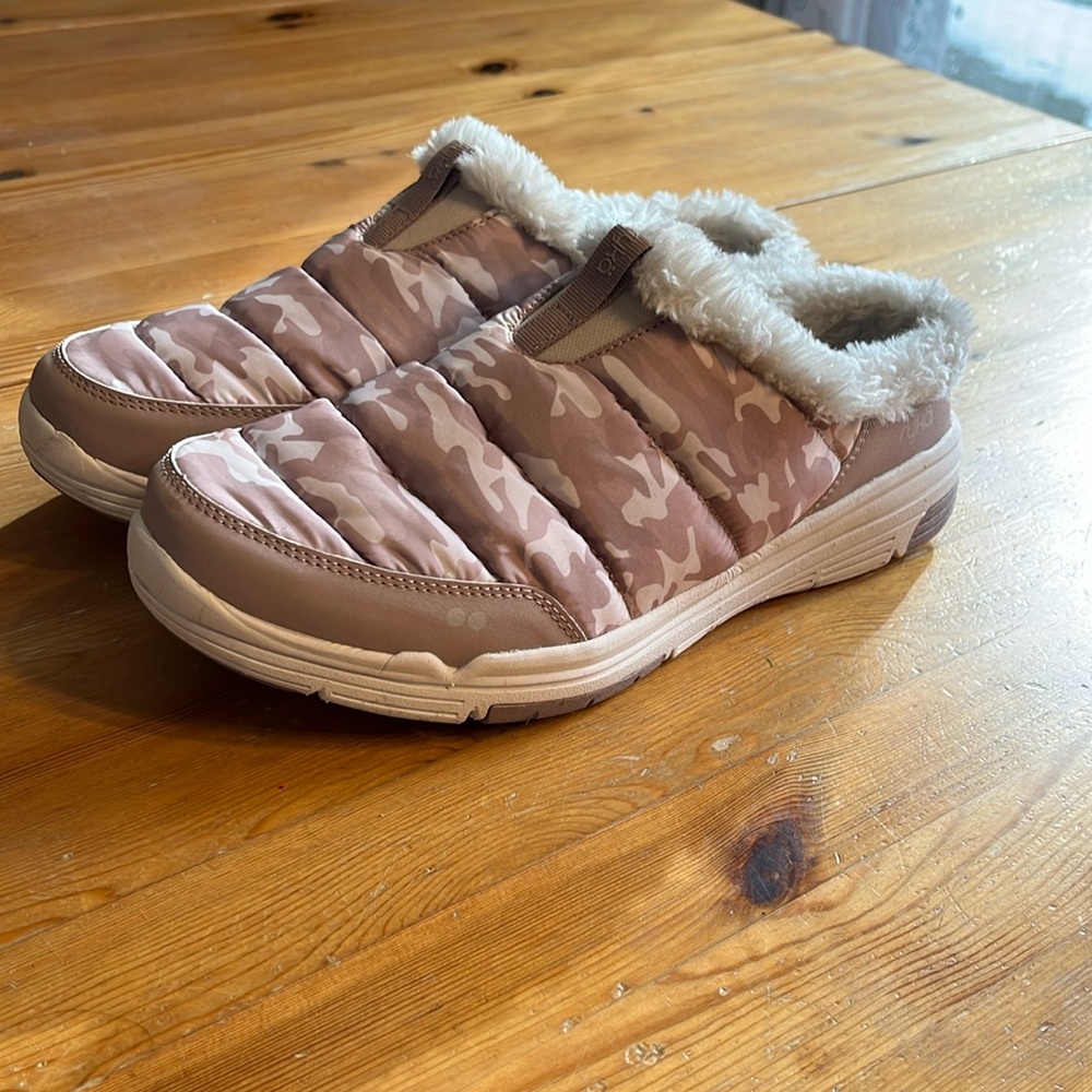 Ryca lined clogs Size 11